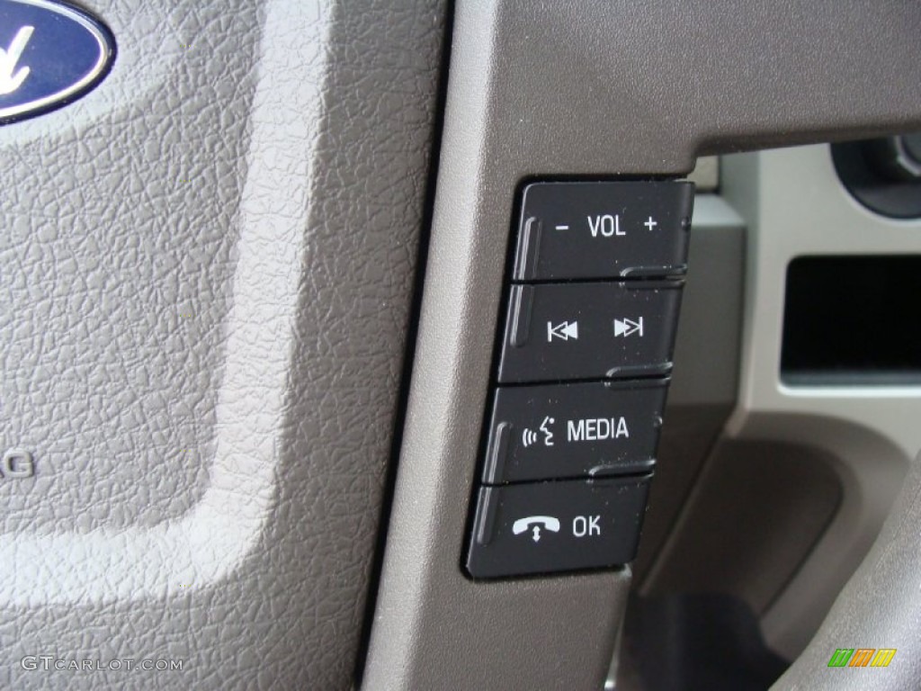 2010 Ford F150 XLT SuperCrew 4x4 Controls Photo #54693118