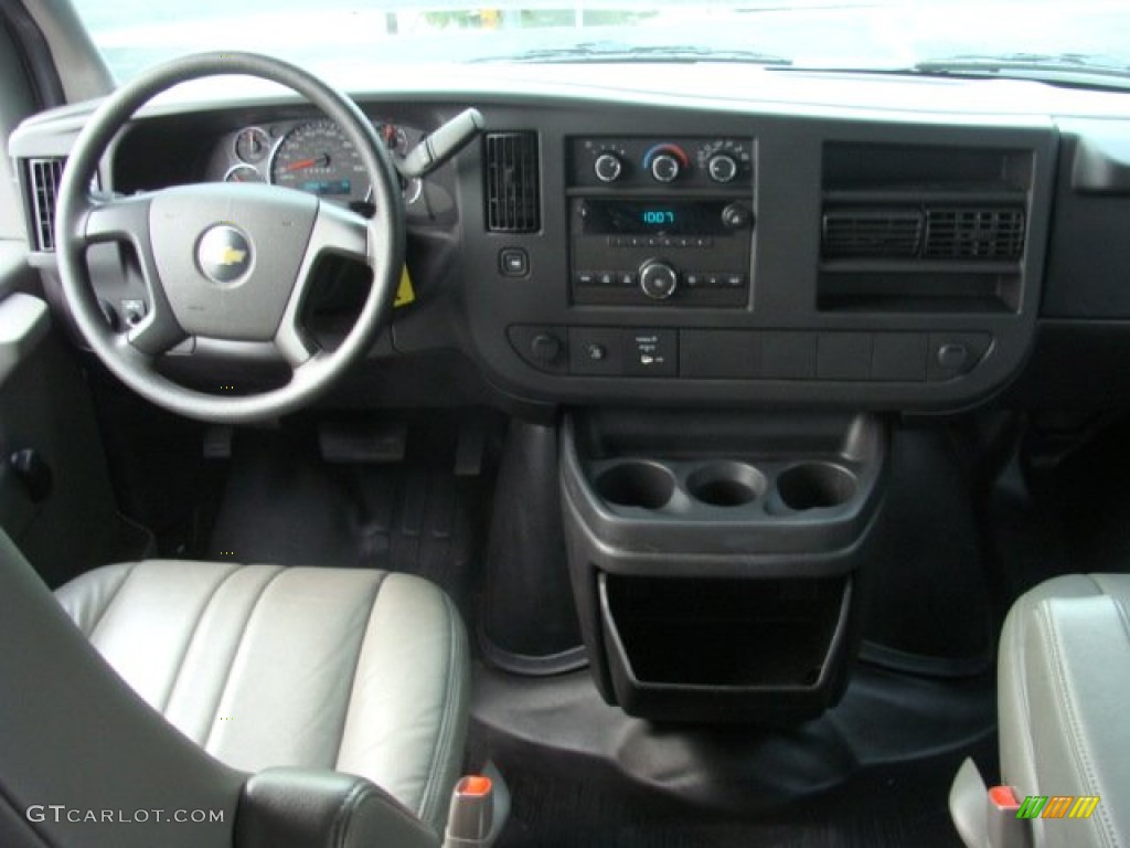 2011 Chevrolet Express 2500 Work Van Neutral Dashboard Photo #54695578