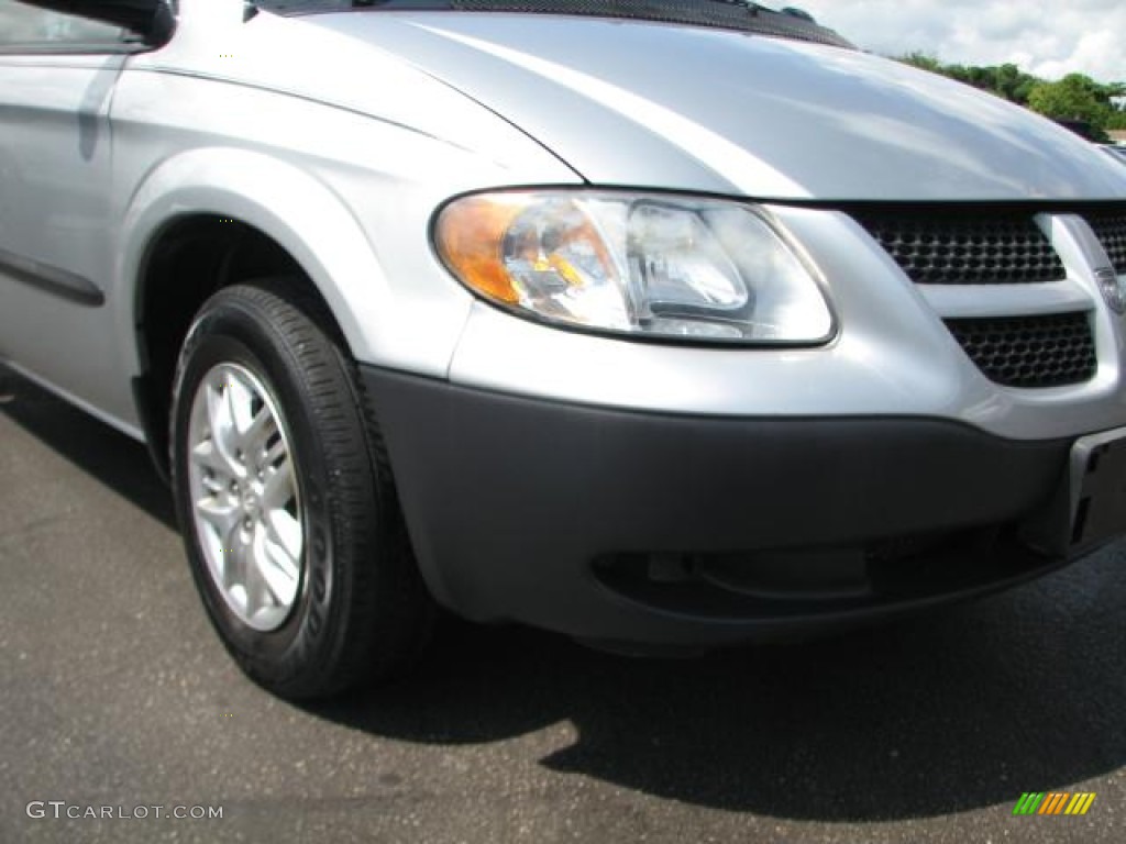 2004 Caravan SE - Bright Silver Metallic / Medium Slate Gray photo #2