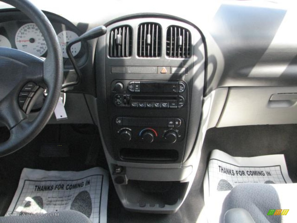 2004 Caravan SE - Bright Silver Metallic / Medium Slate Gray photo #15