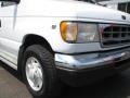 Oxford White - E Series Van E350 Super Duty XLT Extended Passenger Photo No. 2