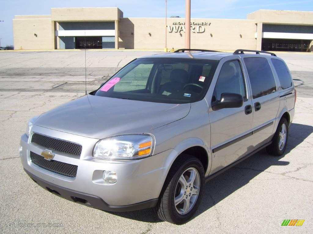2008 Silverstone Metallic Chevrolet Uplander LS 5428567 Photo 4