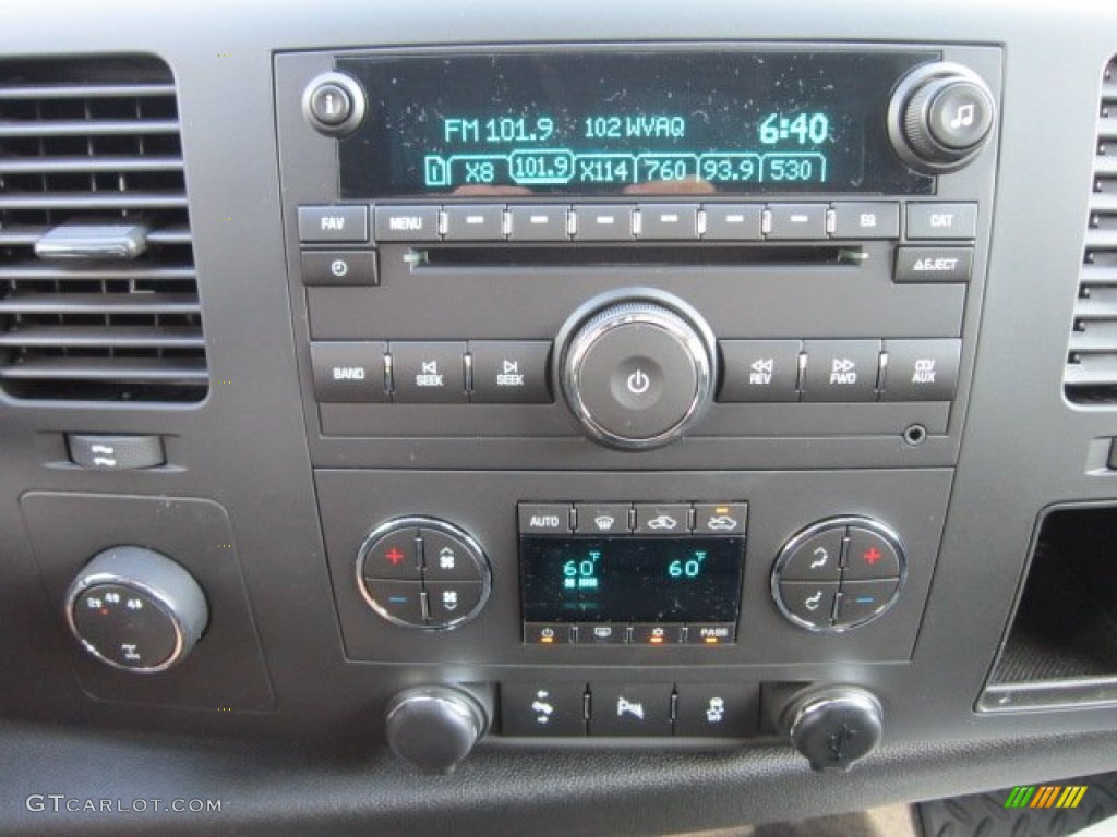2011 GMC Sierra 2500HD SLE Extended Cab 4x4 Controls Photo #54702241