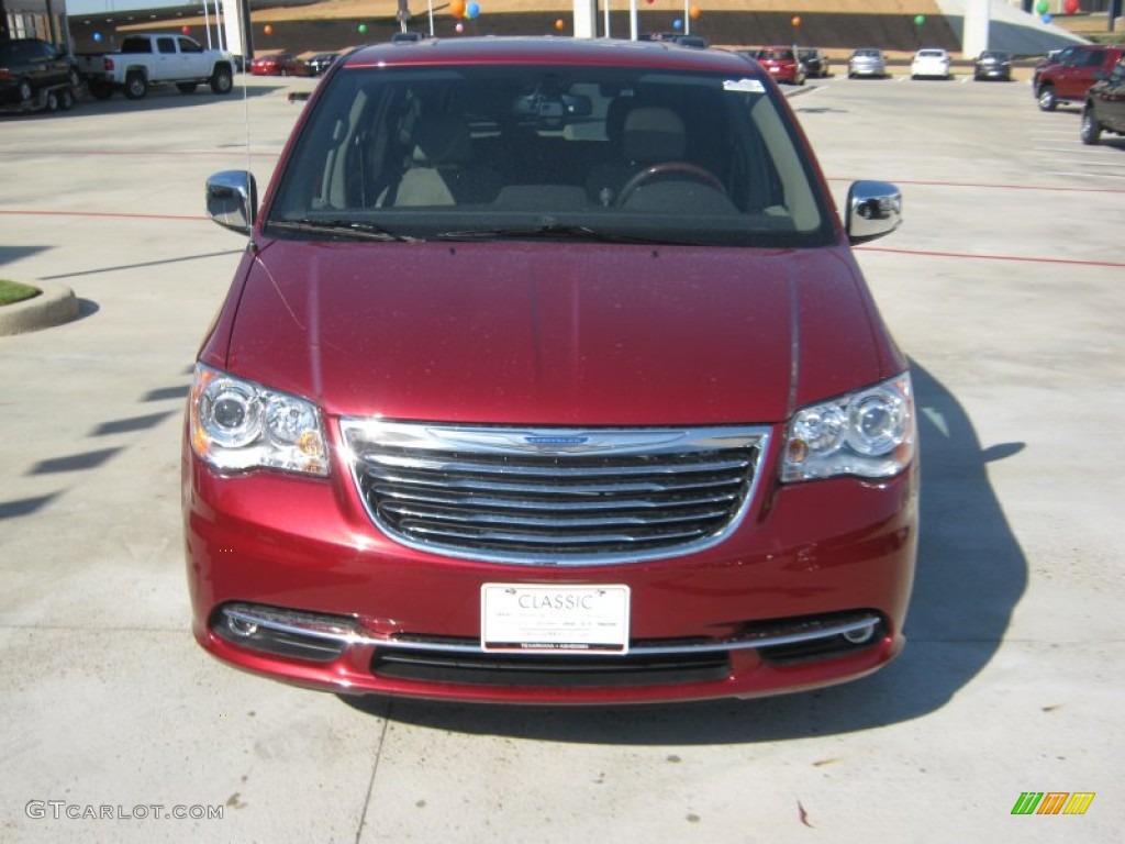 2012 Town & Country Limited - Deep Cherry Red Crystal Pearl / Dark Frost Beige/Medium Frost Beige photo #8