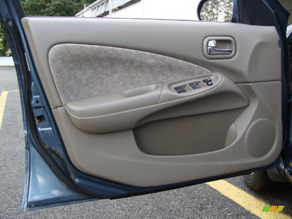 2002 Sentra GXE - Out Of The Blue / Sand Beige photo #10