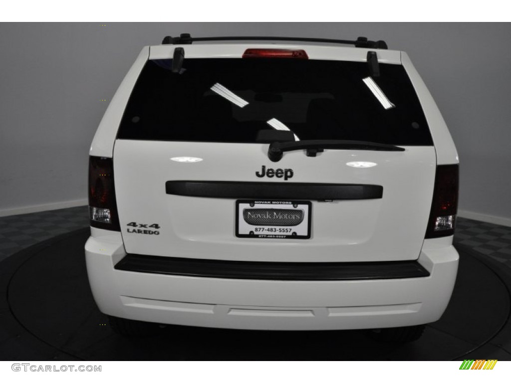 2008 Grand Cherokee Laredo 4x4 - Stone White / Dark Slate Gray photo #3