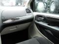 Blackberry Pearl - Grand Caravan Mainstreet Photo No. 6