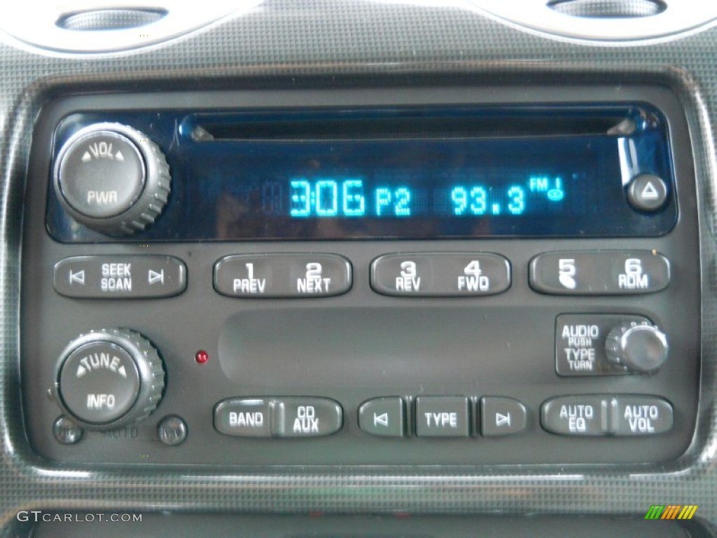 2005 GMC Envoy XUV SLE 4x4 Audio System Photos