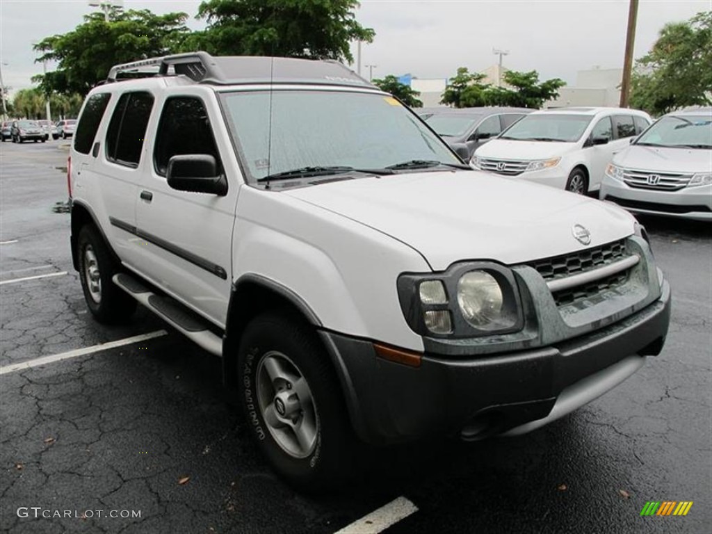 2002 Xterra XE V6 - Cloud White / Gray Celadon photo #1