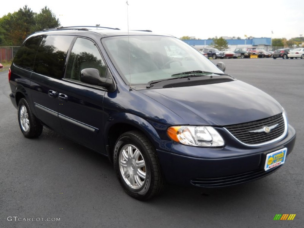 2004 Town & Country Touring - Midnight Blue Pearlcoat / Khaki photo #21