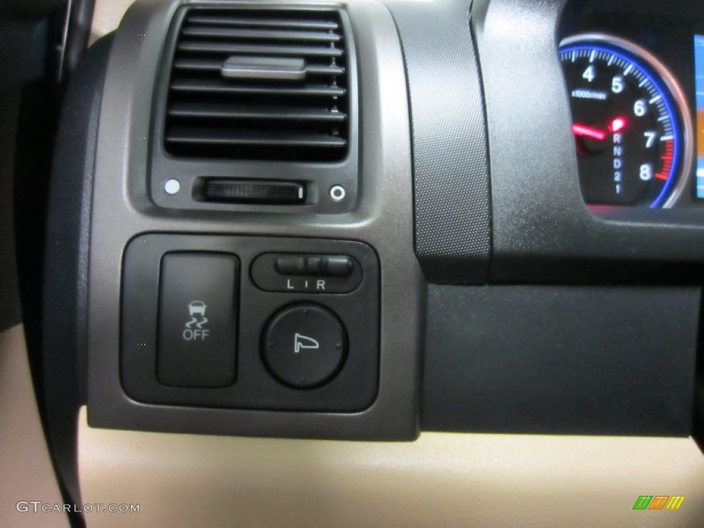 2011 CR-V SE 4WD - Opal Sage Metallic / Ivory photo #25