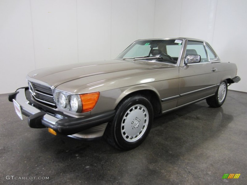 Light Beige Metallic 1987 Mercedes-Benz SL Class 560 SL Roadster Exterior Photo #54719683