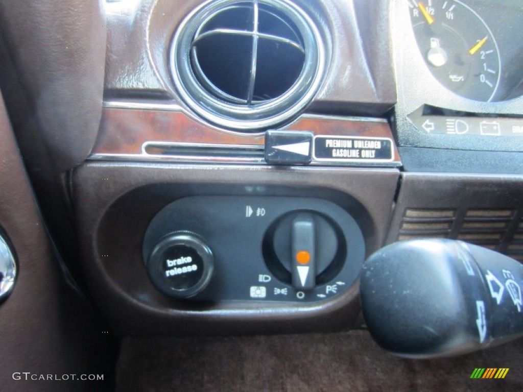1987 Mercedes-Benz SL Class 560 SL Roadster Controls Photo #54719875