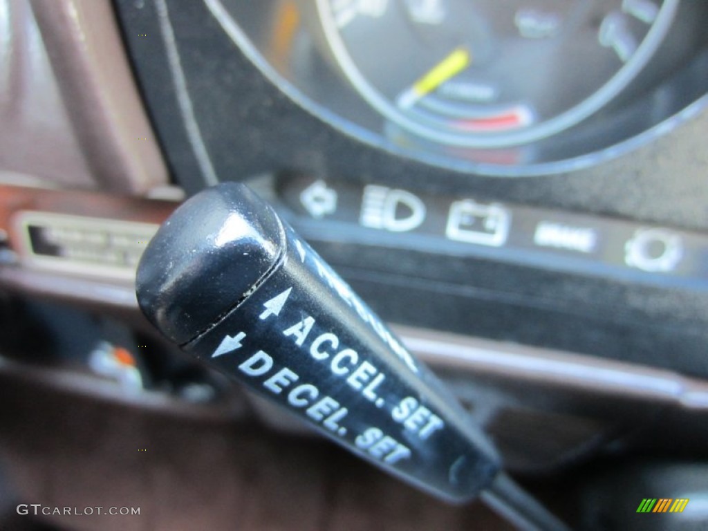 1987 Mercedes-Benz SL Class 560 SL Roadster Controls Photo #54719893