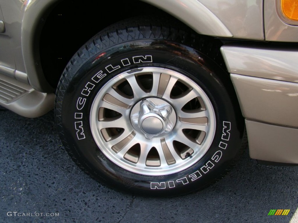 2002 Ford Expedition Eddie Bauer Wheel Photo #54722302