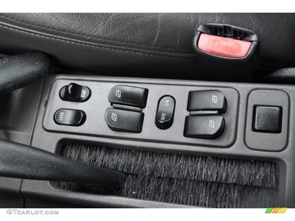 1999 Saab 9-3 Sedan Controls Photo #54722521