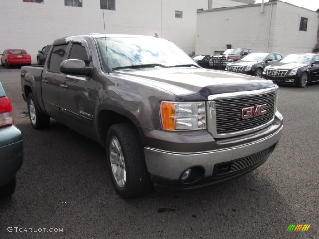 2008 Sierra 1500 SLE Crew Cab - Medium Brown Metallic / Light Cashmere photo #1