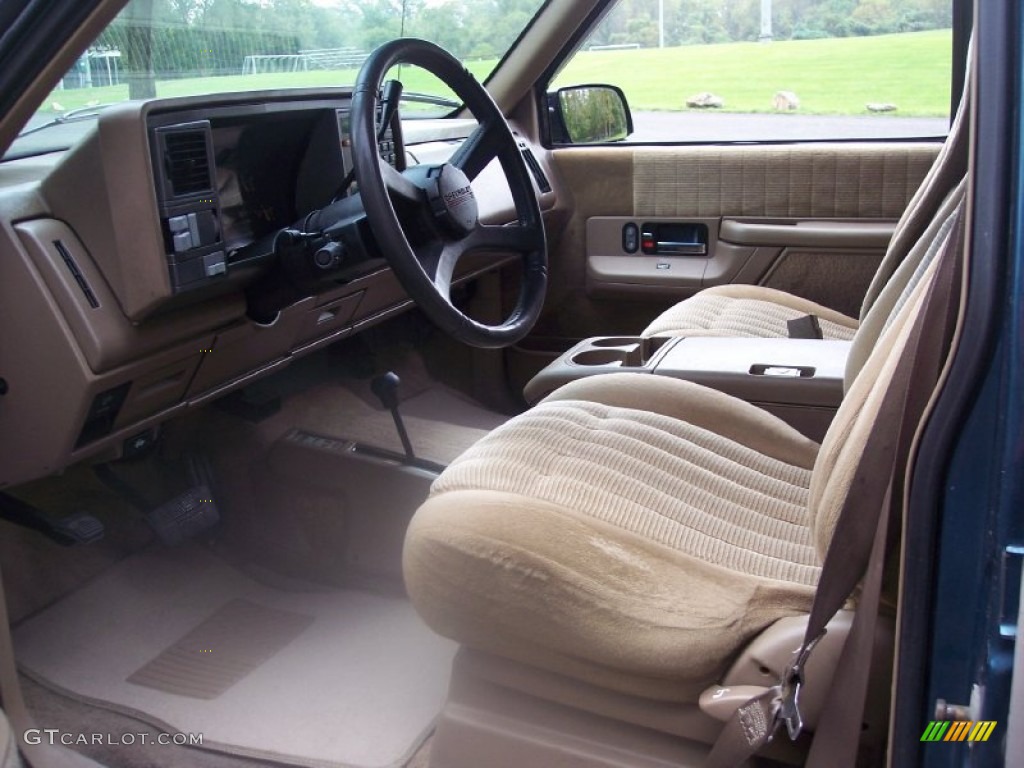 Tan Interior 1993 Chevrolet Suburban K1500 4x4 Photo #54723970