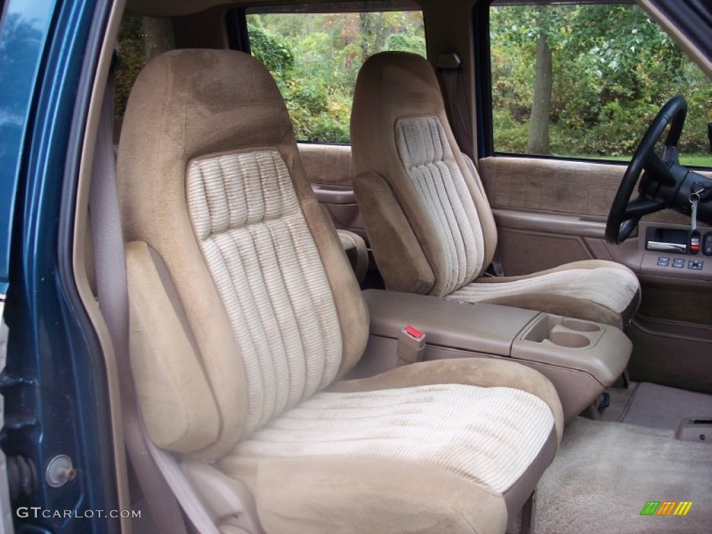 Tan Interior 1993 Chevrolet Suburban K1500 4x4 Photo #54724021