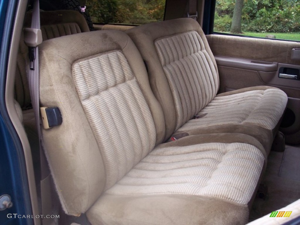 Tan Interior 1993 Chevrolet Suburban K1500 4x4 Photo #54724080