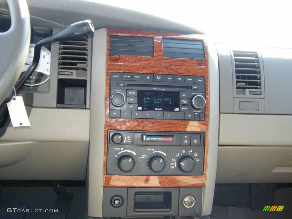 2008 Durango SLT 4x4 - Light Sandstone Metallic / Khaki Two-Tone photo #20