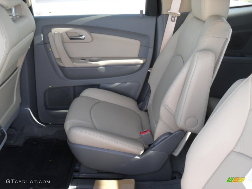 Cashmere/Dark Gray Interior 2012 Chevrolet Traverse LT Photo #54733046