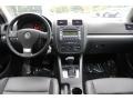 Black Uni - Jetta SE Sedan Photo No. 18