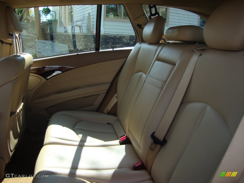 2008 E 350 4Matic Wagon - Black / Cashmere photo #36