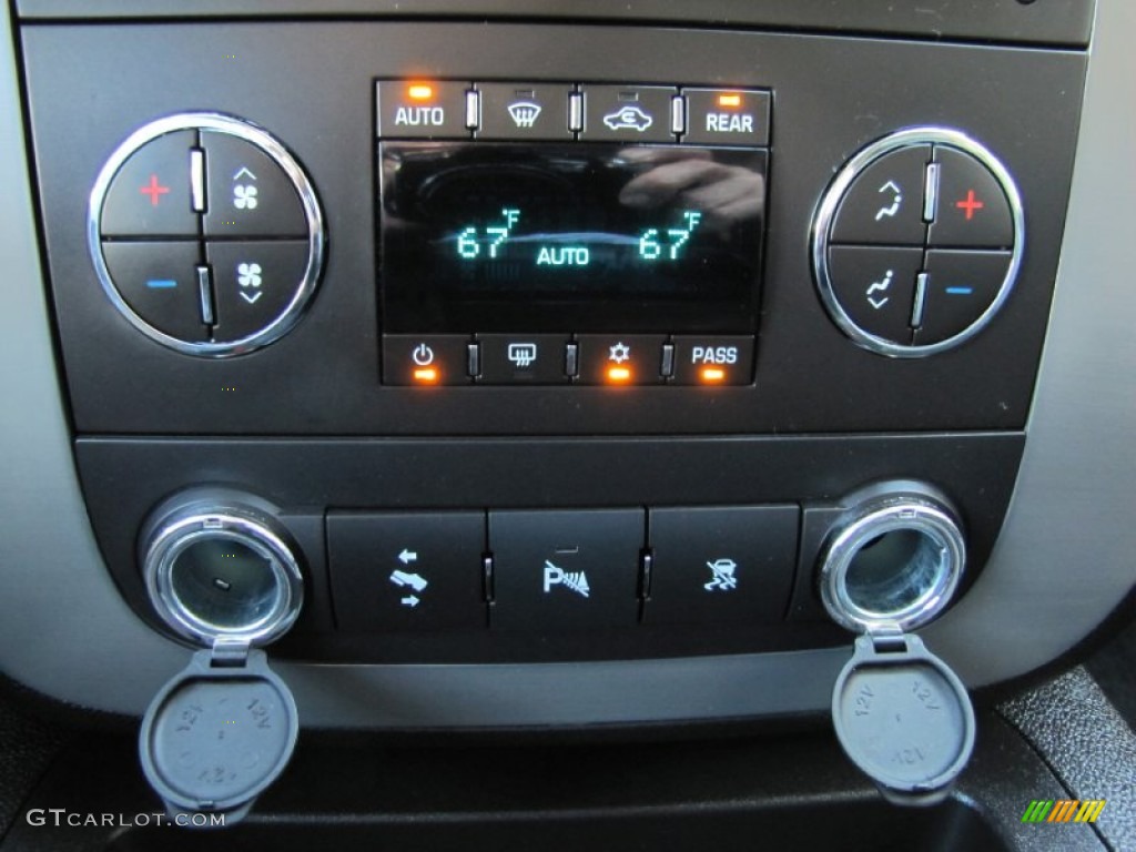 2011 GMC Yukon XL SLT 4x4 Controls Photo #54737018