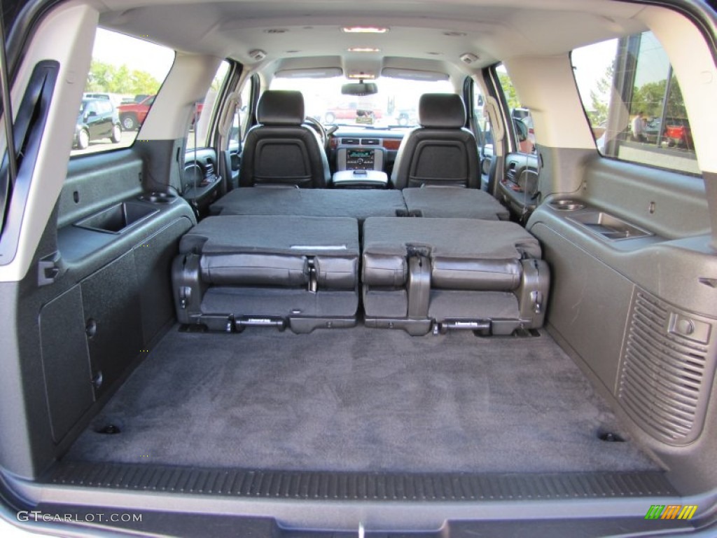 2011 GMC Yukon XL SLT 4x4 Trunk Photo #54737054