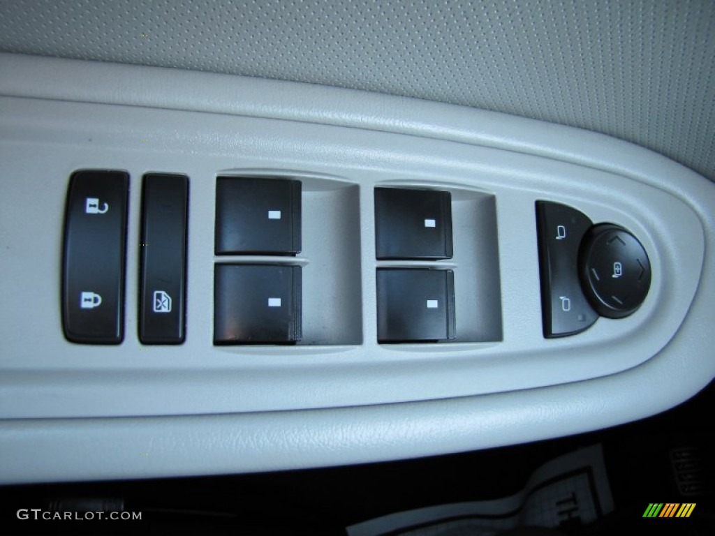 2011 Traverse LTZ AWD - White Diamond Tricoat / Cashmere/Ebony photo #10