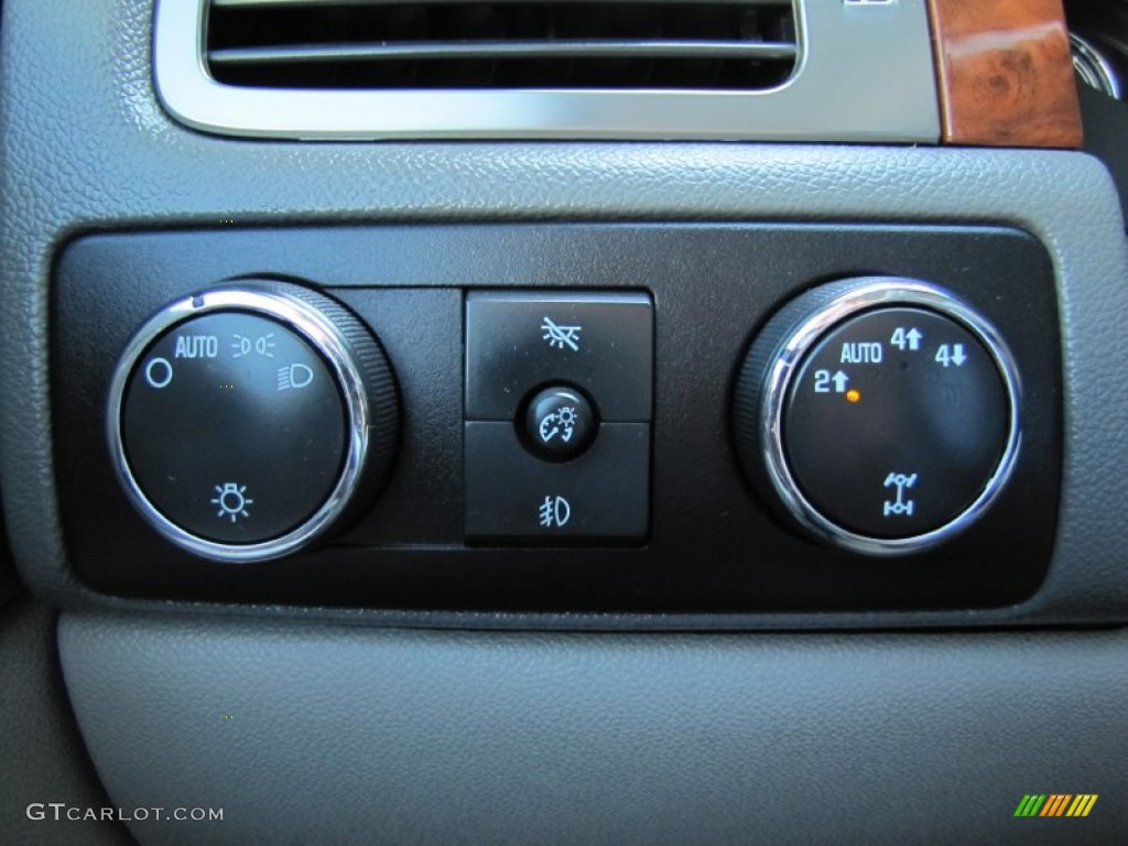 2007 Chevrolet Tahoe LTZ 4x4 Controls Photo #54737558