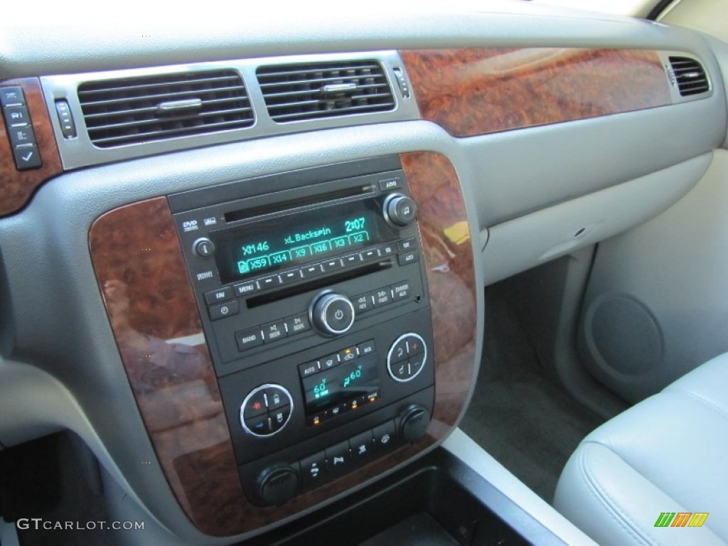 2007 Chevrolet Tahoe LTZ 4x4 Controls Photo #54737564