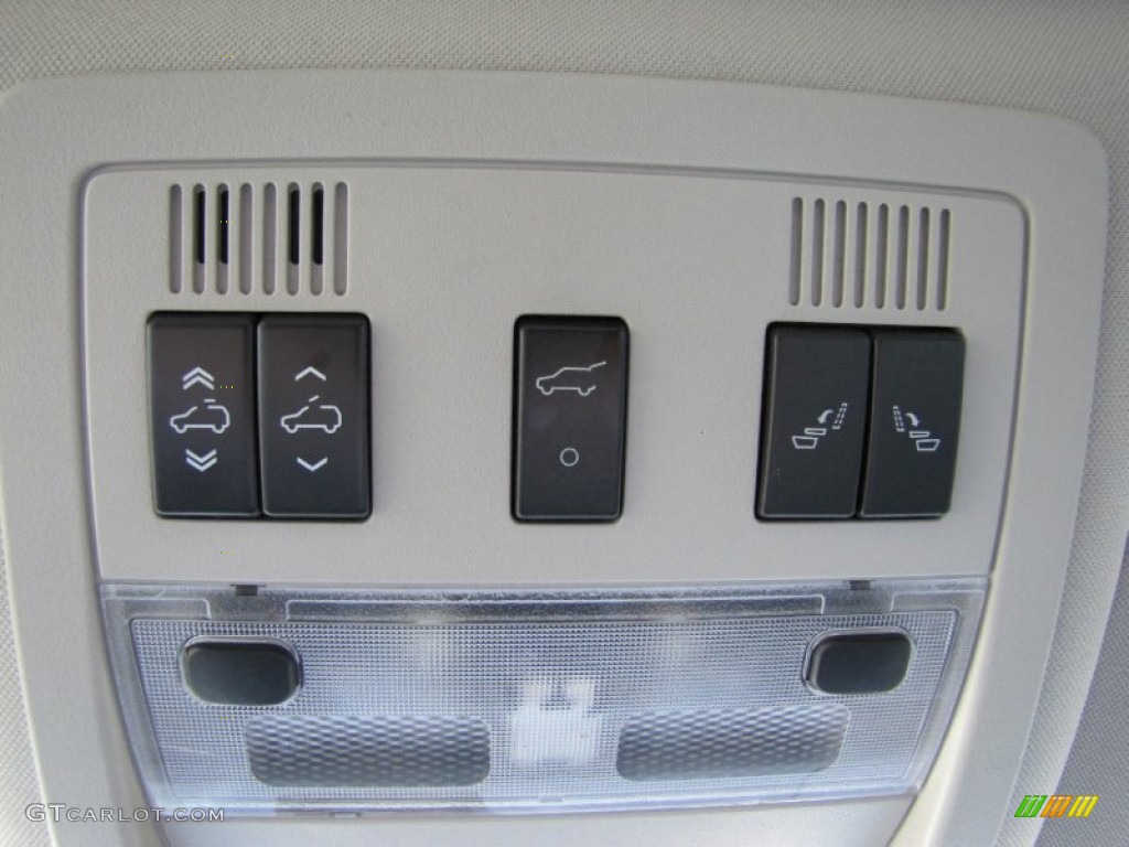 2007 Chevrolet Tahoe LTZ 4x4 Controls Photo #54737585