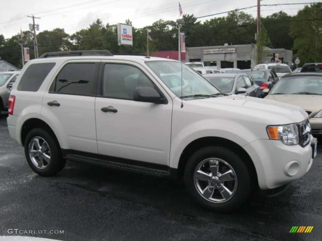 2009 Escape XLT V6 4WD - Oxford White / Camel photo #5