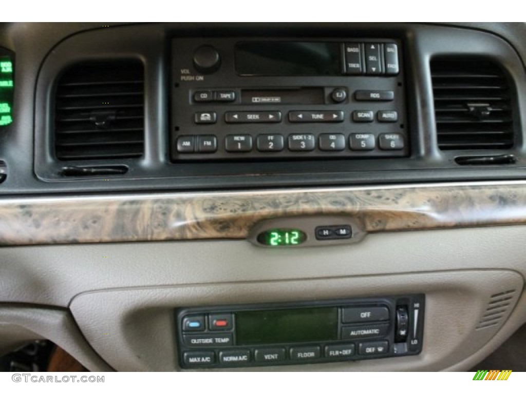2000 Ford Crown Victoria LX Sedan Controls Photo #54744458