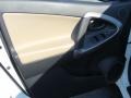 Super White - RAV4 4WD Photo No. 8