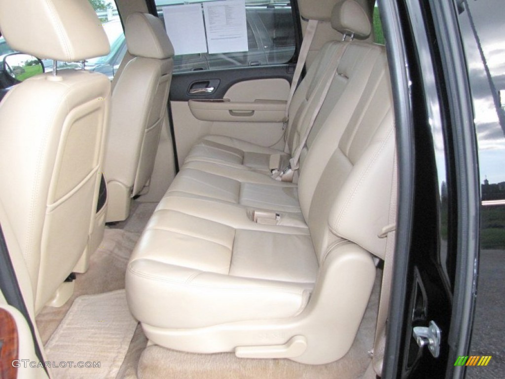 Light Cashmere/Ebony Interior 2007 Chevrolet Suburban 1500 LTZ 4x4 Photo #54747684