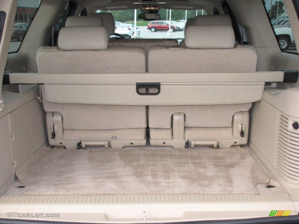 2007 Chevrolet Suburban 1500 LTZ 4x4 Trunk Photo #54747705