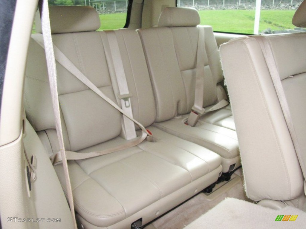 Light Cashmere/Ebony Interior 2007 Chevrolet Suburban 1500 LTZ 4x4 Photo #54747714