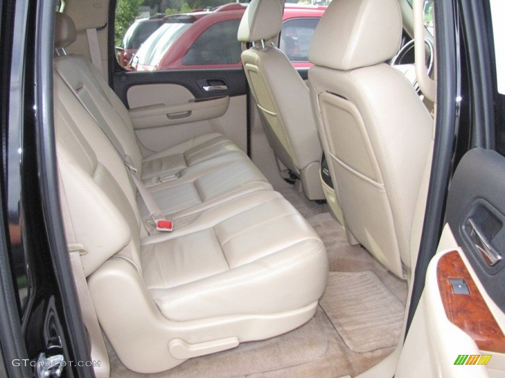 Light Cashmere/Ebony Interior 2007 Chevrolet Suburban 1500 LTZ 4x4 Photo #54747722