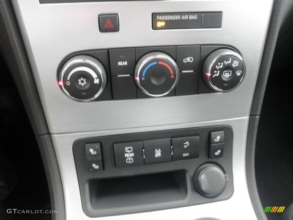 2012 GMC Acadia SLE Controls Photo #54747965