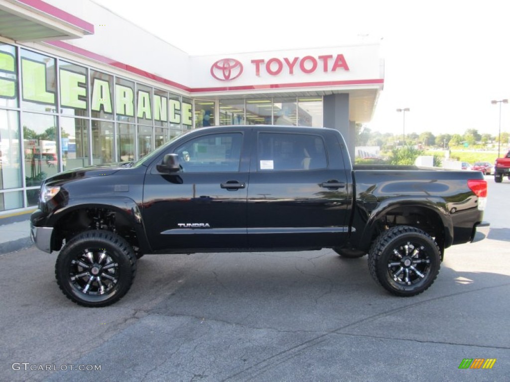 2011 Tundra CrewMax 4x4 - Black / Graphite Gray photo #2