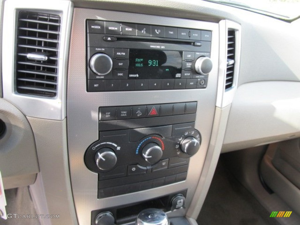 2008 Grand Cherokee Laredo 4x4 - Jeep Green Metallic / Khaki photo #16
