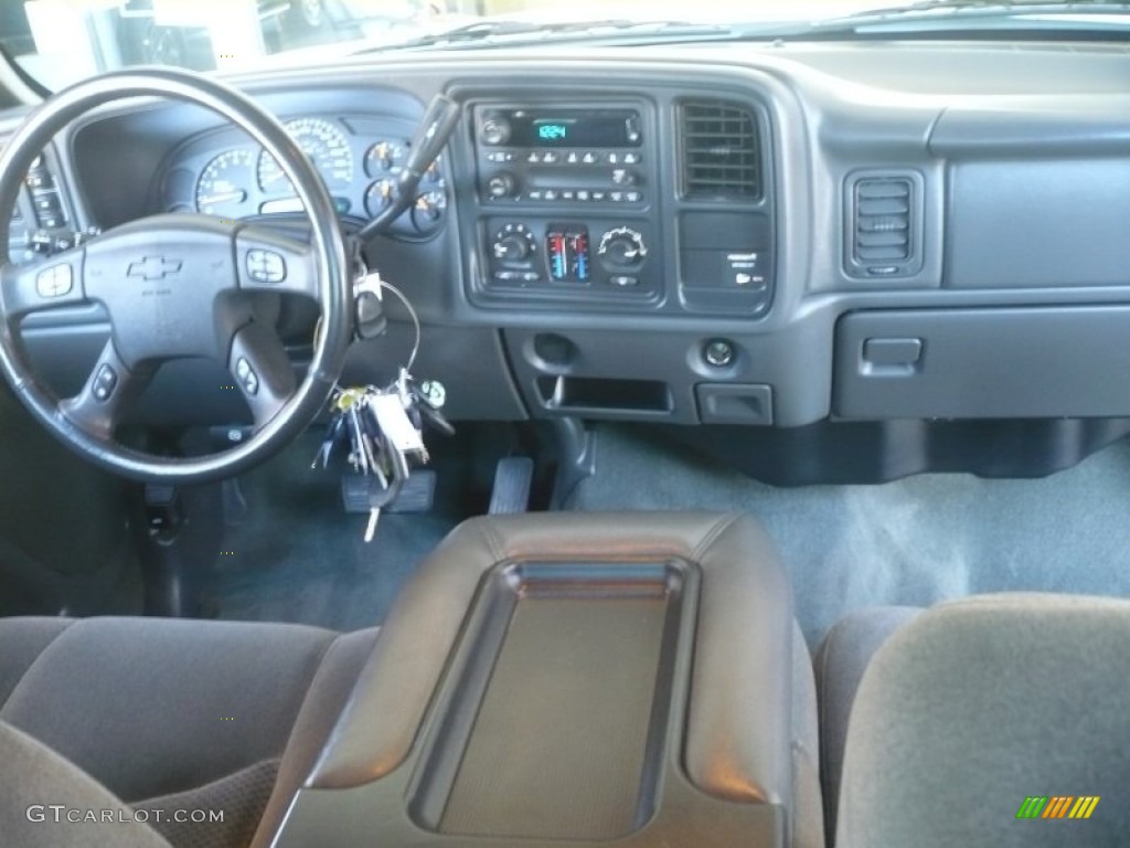 2004 Silverado 1500 LS Extended Cab 4x4 - Summit White / Dark Charcoal photo #17