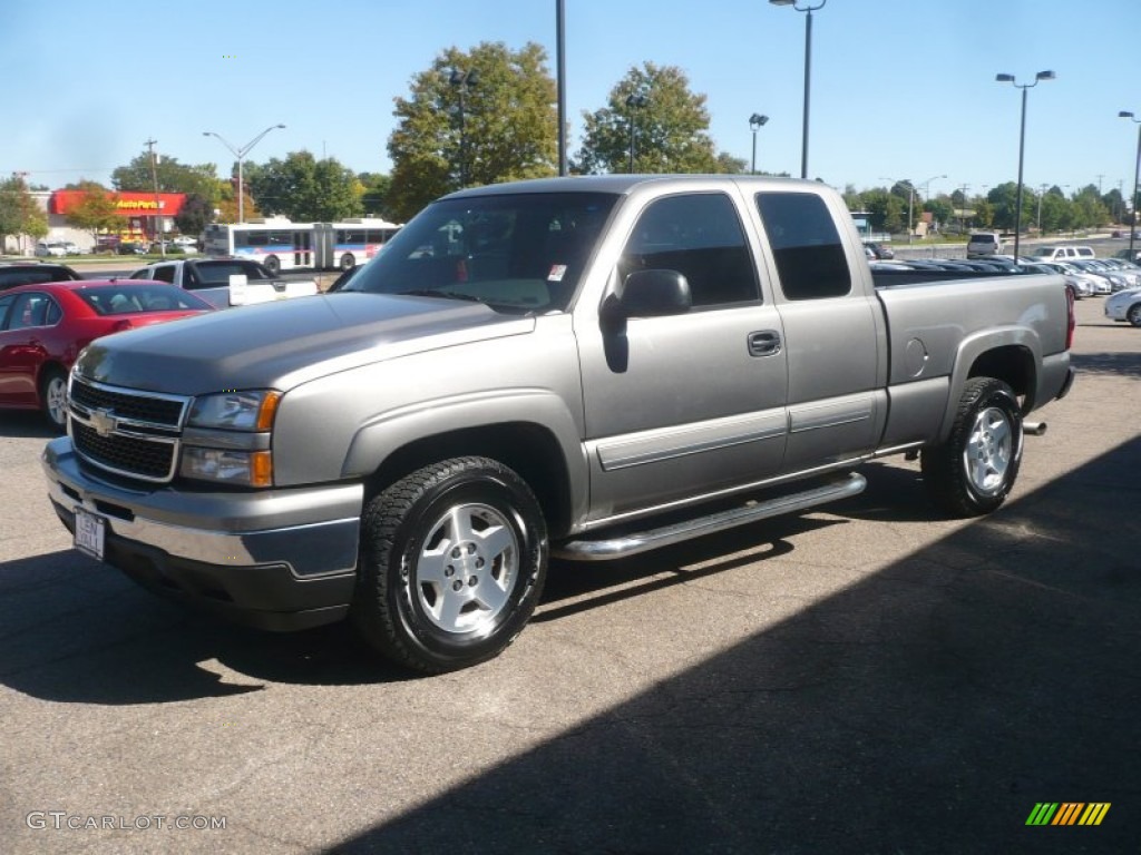 2007 Silverado 1500 Classic LT Extended Cab 4x4 - Graystone Metallic / Dark Charcoal photo #2