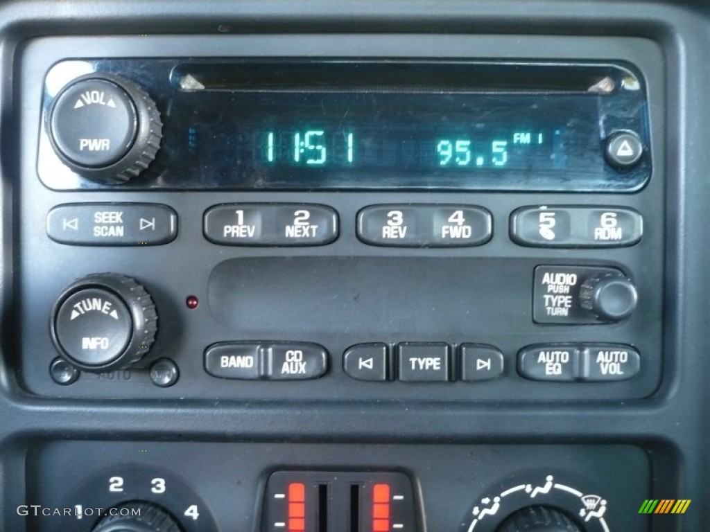 2007 Chevrolet Silverado 1500 Classic LT Extended Cab 4x4 Audio System Photo #54752285