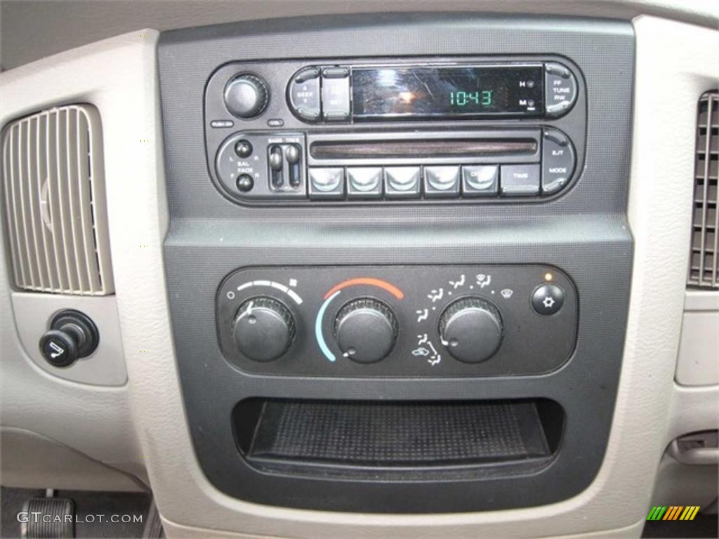 2003 Dodge Ram 1500 ST Quad Cab Audio System Photo #54754713