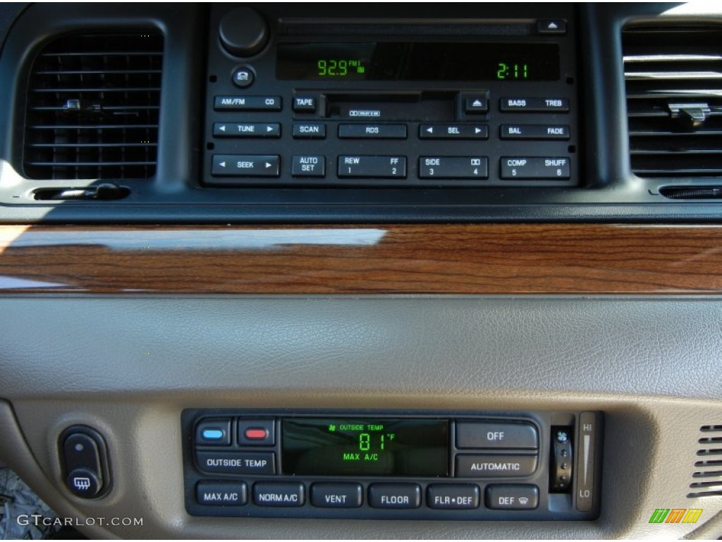 2003 Crown Victoria LX - Arizona Beige Metallic / Medium Parchment photo #23