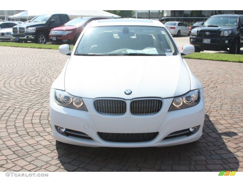 2011 3 Series 335i Sedan - Alpine White / Beige Dakota Leather photo #2